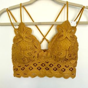 Anemone laced crochet bralette in Musturd